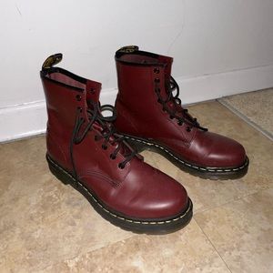 Barely worn - Dr. Martens Women’s 11